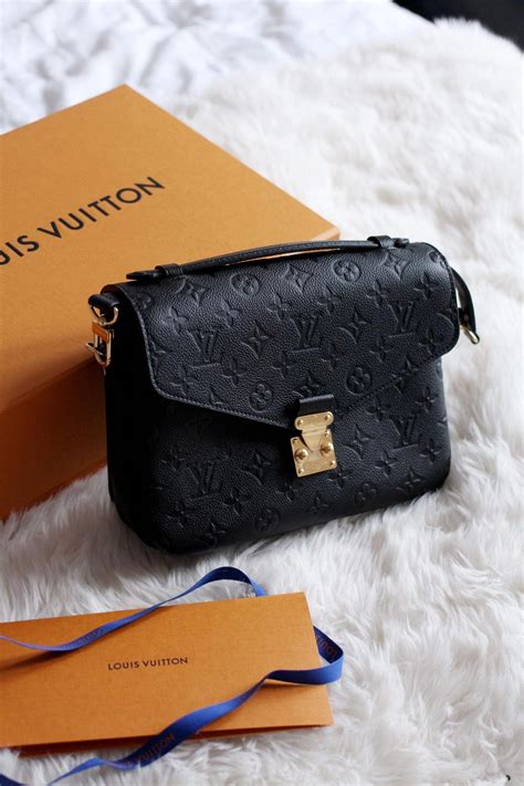 louis vuitton black monogram pochette|louis vuitton pochette metis empreinte.